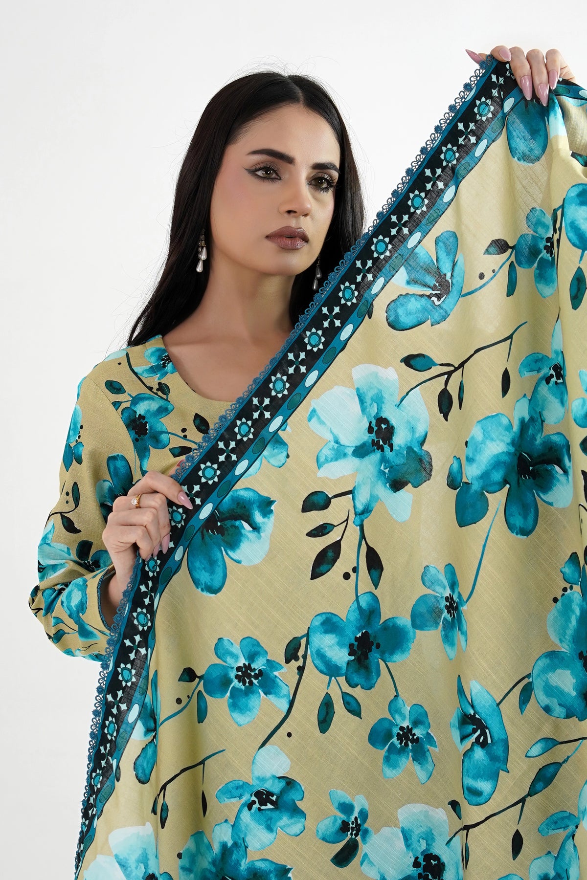 Neel Gul Khaddar Suit